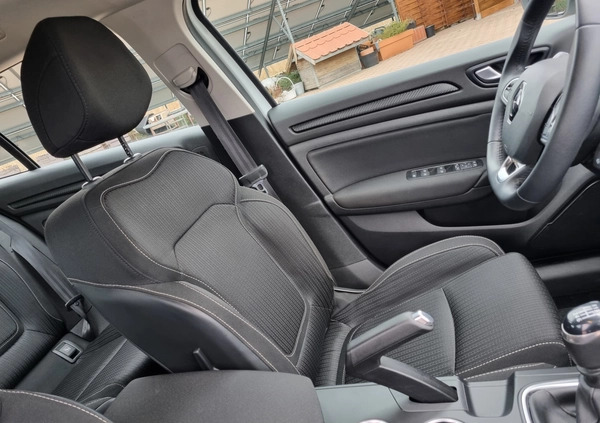 Renault Megane cena 46700 przebieg: 112800, rok produkcji 2018 z Kłodzko małe 781
